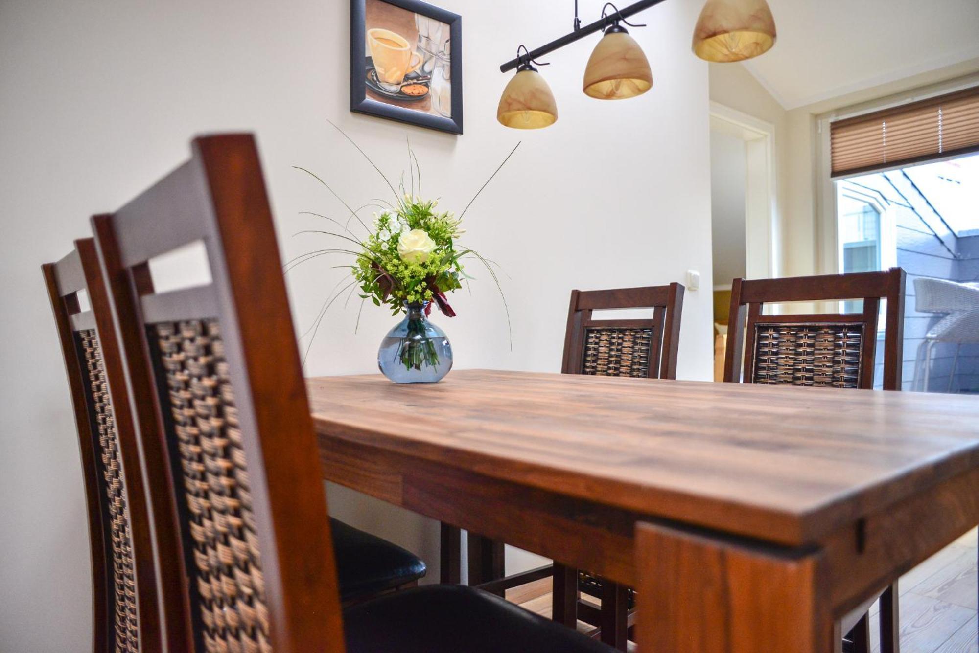 - Zoo Apartment