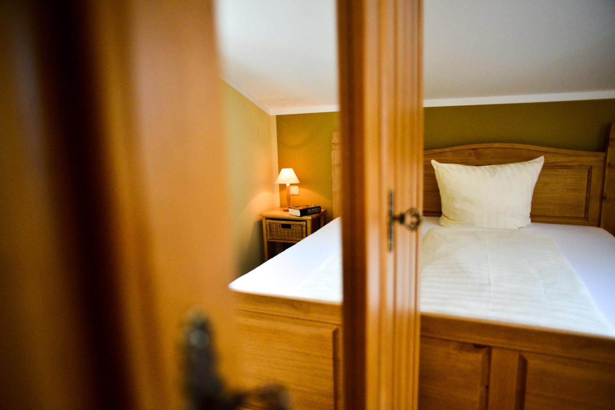 - Zoo Apartment *