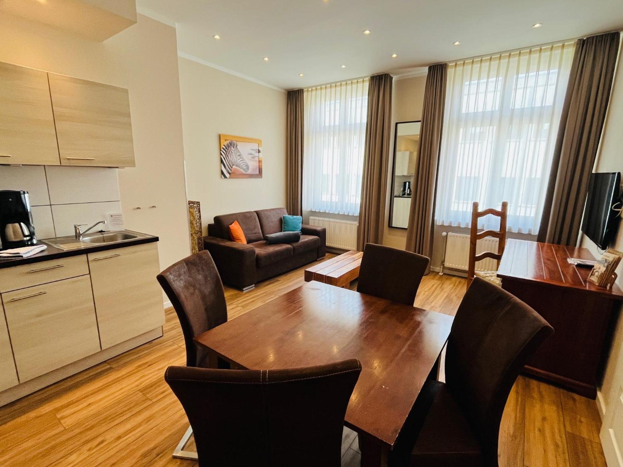 - Zoo Apartment